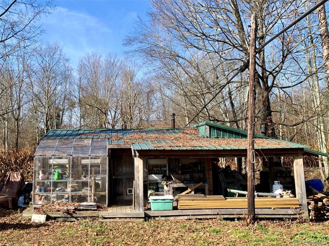 13 Grooville Road, Livingston Manor, NY 12758