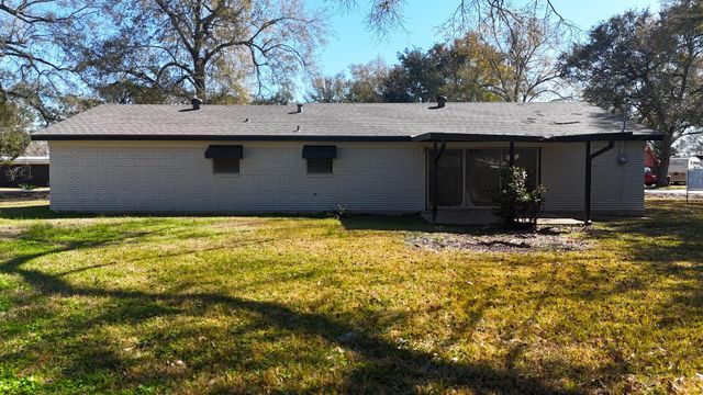 390 Bradford Drive, Beaumont, TX 77707