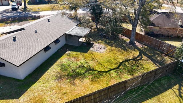 390 Bradford Drive, Beaumont, TX 77707