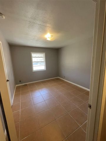 390 Bradford Drive, Beaumont, TX 77707