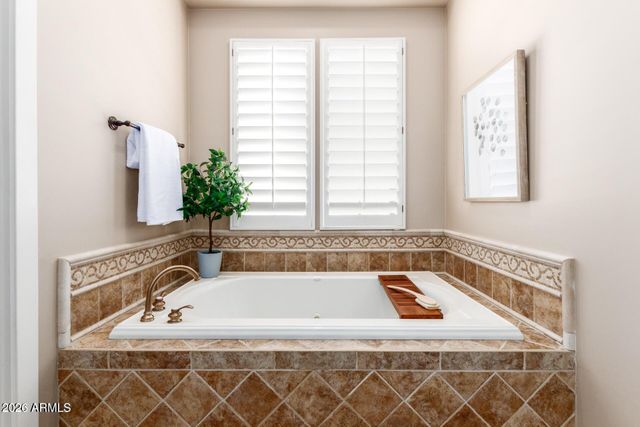 5619 E LIBBY Street, Scottsdale, AZ 85254