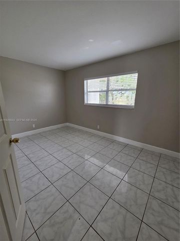 1333 S Dixie Hwy 222, Deerfield Beach, FL 33441