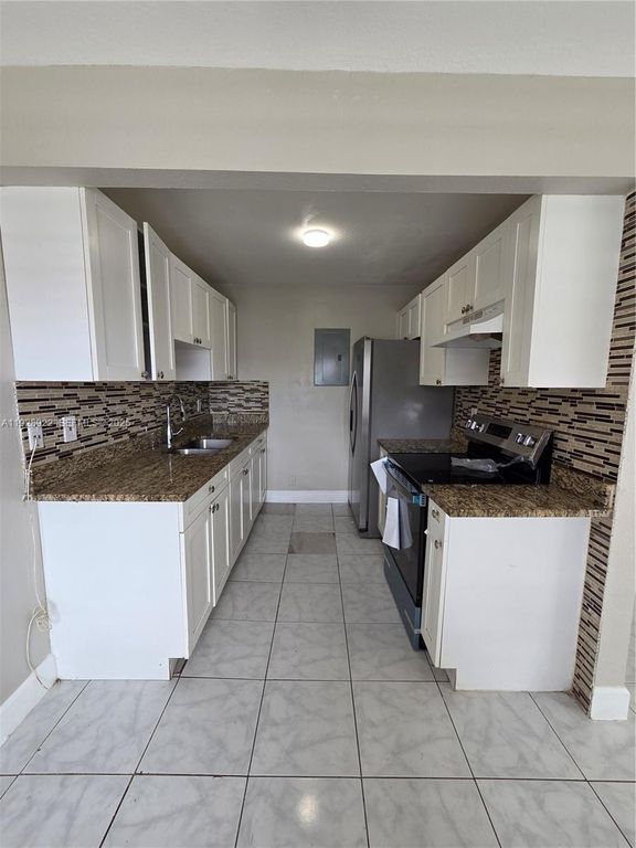 1333 S Dixie Hwy 222, Deerfield Beach, FL 33441