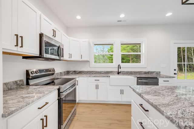 118 Dog Star Lane, Alexander, NC 28701