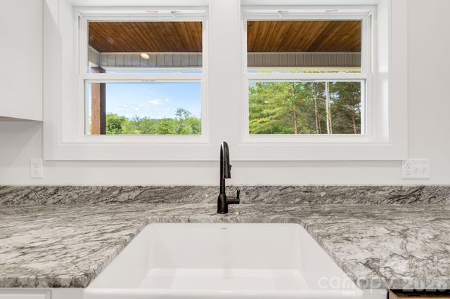 118 Dog Star Lane, Alexander, NC 28701