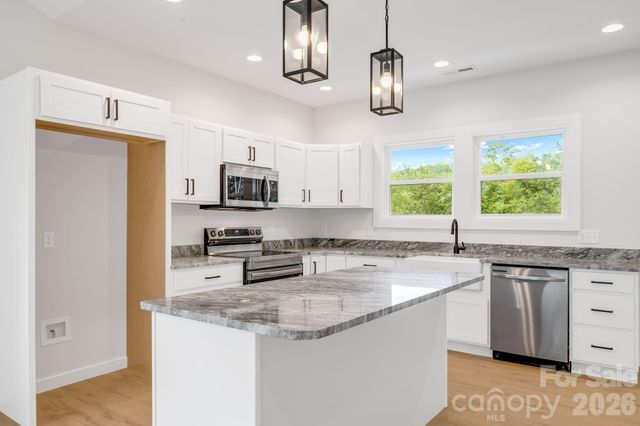 118 Dog Star Lane, Alexander, NC 28701