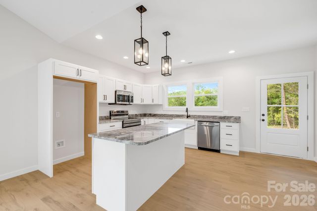 118 Dog Star Lane, Alexander, NC 28701