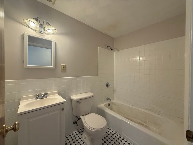 12 Border St B3, Lynn, MA 01905