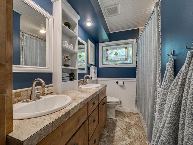 5137 Forest Road, Minnetonka, MN 55345