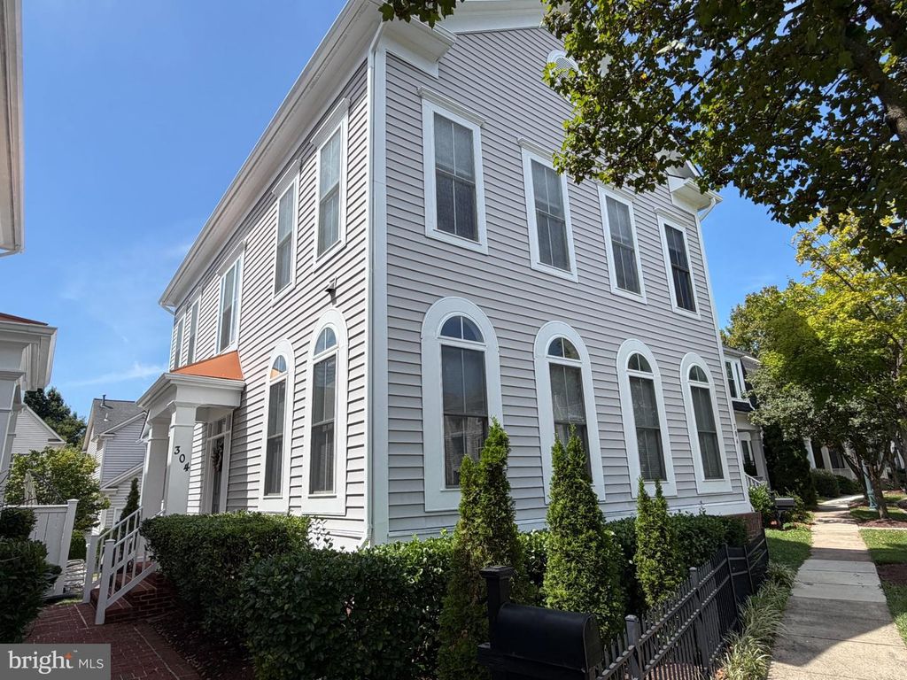 304 ROBENA WAY, Rockville, MD 20850