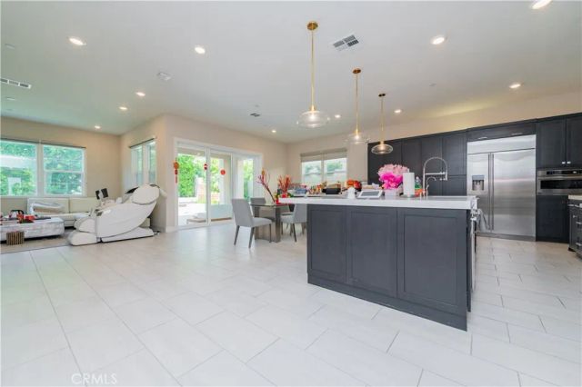 111 Swift, Irvine, CA 92618