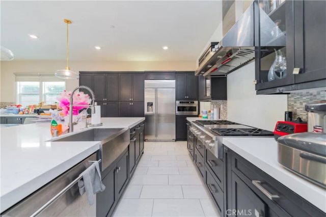 111 Swift, Irvine, CA 92618