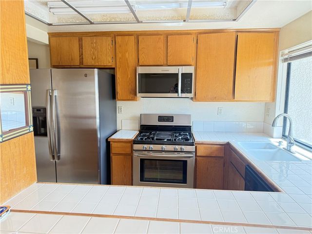 1496 Corte Hacienda, Upland, CA 91786