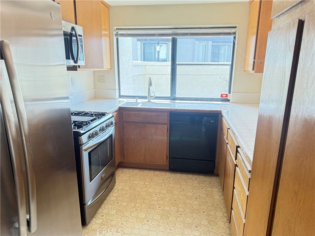 1496 Corte Hacienda, Upland, CA 91786