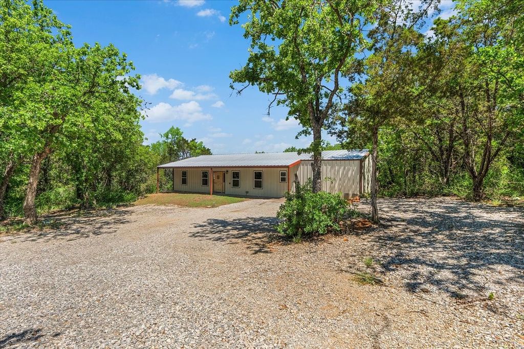 700 W Palo Pinto Street, Santo, TX 76472