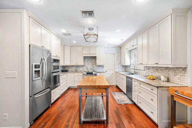 2121 Areca Palm Road, Boca Raton, FL 33432