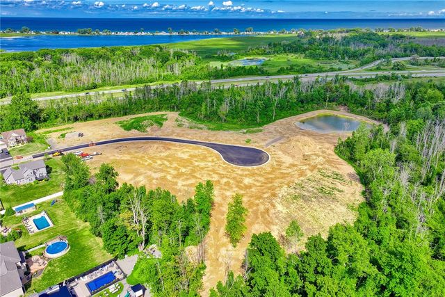 220 Bronze Leaf Trail, Greece, NY 14612