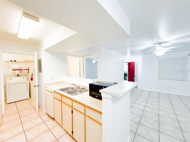 3032 PARKWAY BOULEVARD 101, Kissimmee, FL 34747