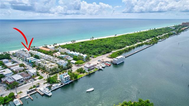 305 Oak St, Hollywood, FL 33019