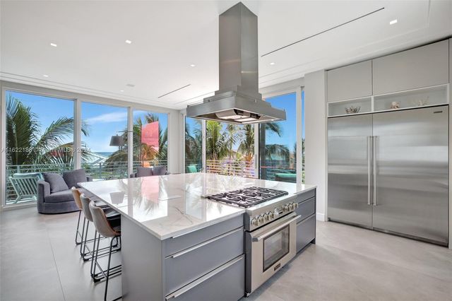 305 Oak St, Hollywood, FL 33019