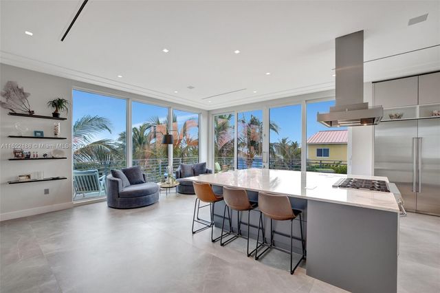 305 Oak St, Hollywood, FL 33019