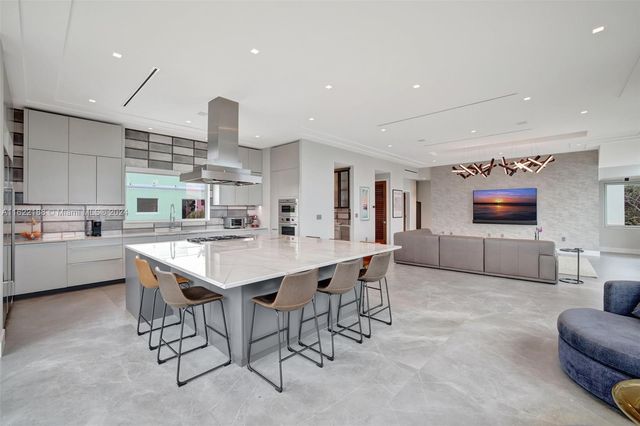 305 Oak St, Hollywood, FL 33019