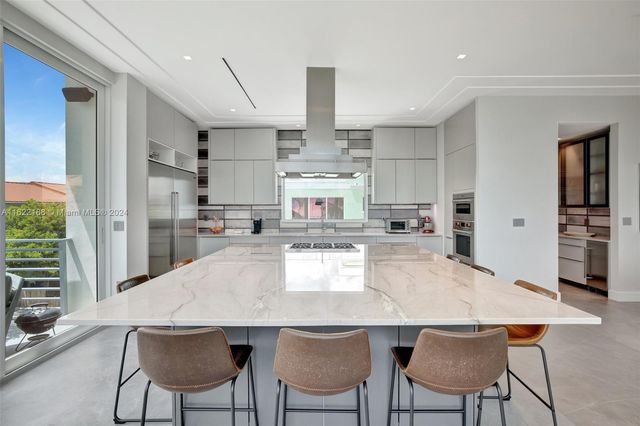 305 Oak St, Hollywood, FL 33019