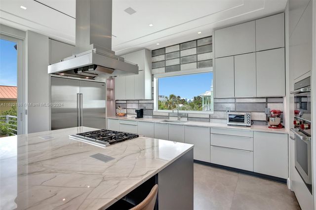 305 Oak St, Hollywood, FL 33019