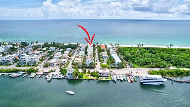 305 Oak St, Hollywood, FL 33019