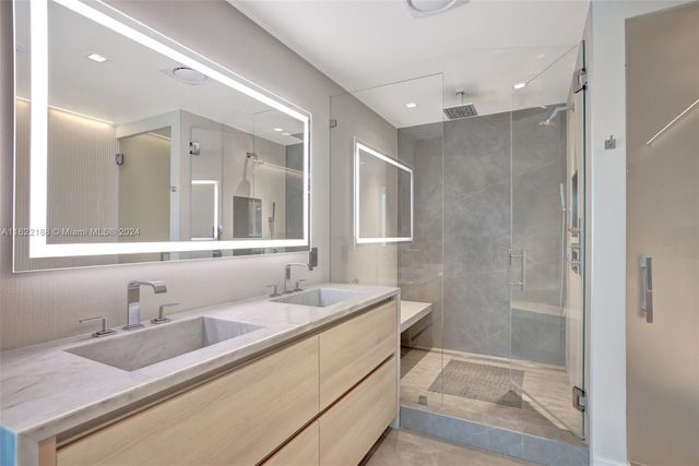 305 Oak St, Hollywood, FL 33019