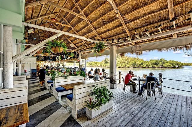 305 Oak St, Hollywood, FL 33019