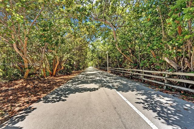 305 Oak St, Hollywood, FL 33019