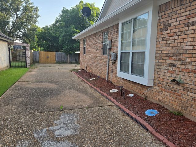 163 Southwood Drive, Bossier City, LA 71111