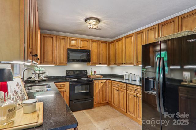 416 S Cherokee Avenue, Black Mountain, NC 28711