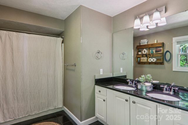 416 S Cherokee Avenue, Black Mountain, NC 28711