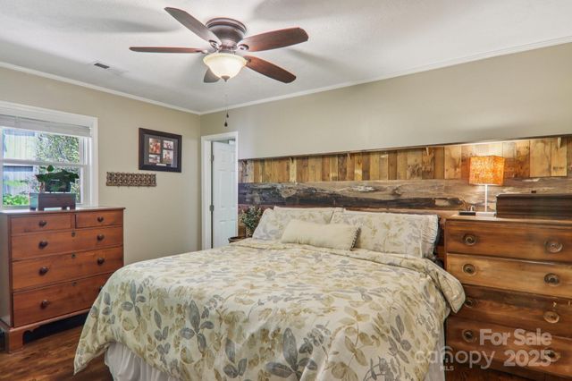 416 S Cherokee Avenue, Black Mountain, NC 28711