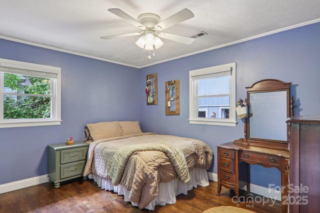 416 S Cherokee Avenue, Black Mountain, NC 28711