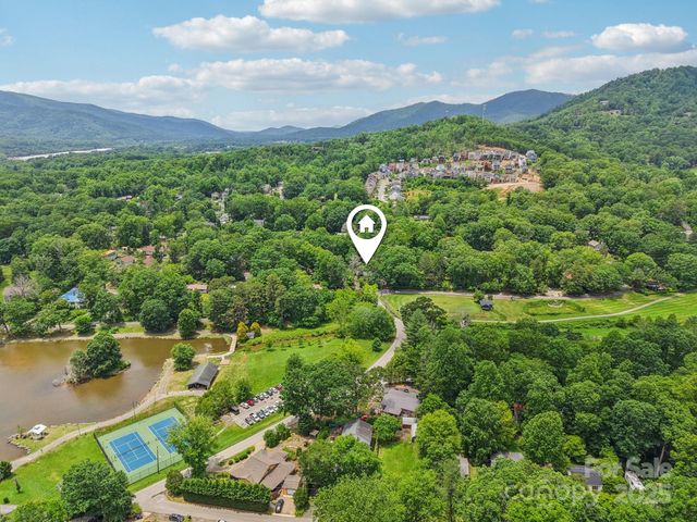 416 S Cherokee Avenue, Black Mountain, NC 28711