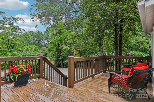 416 S Cherokee Avenue, Black Mountain, NC 28711
