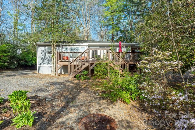 416 S Cherokee Avenue, Black Mountain, NC 28711