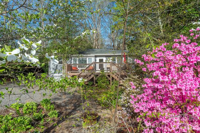 416 S Cherokee Avenue, Black Mountain, NC 28711
