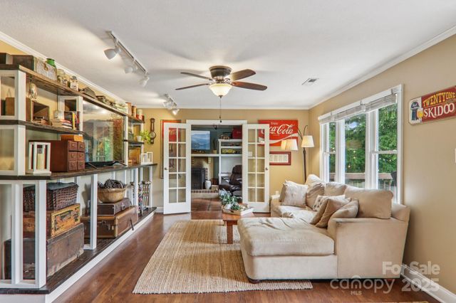 416 S Cherokee Avenue, Black Mountain, NC 28711