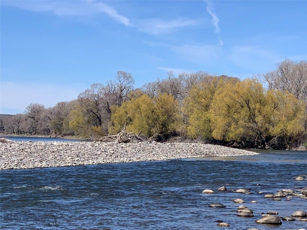 46 Rapelje Road, Big Timber, MT 59011