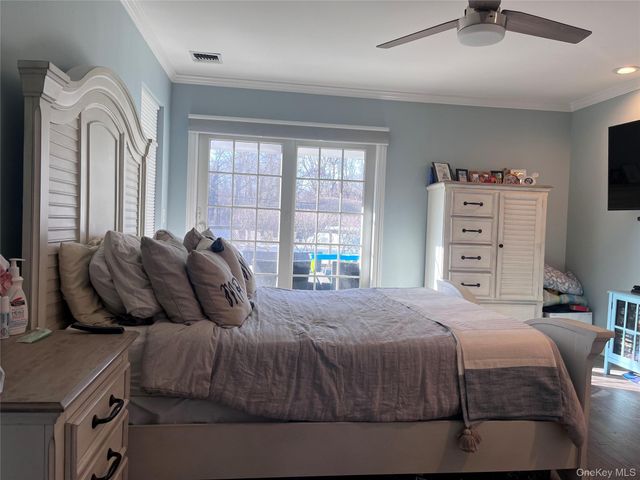 35 Vista Drive S, Manorville, NY 11949