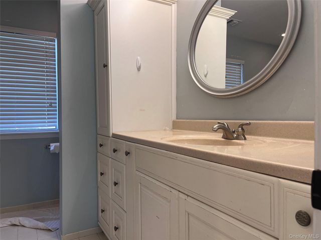 35 Vista Drive S, Manorville, NY 11949