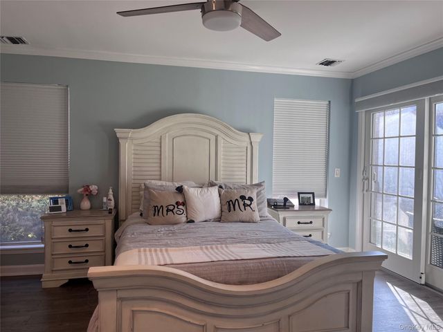 35 Vista Drive S, Manorville, NY 11949