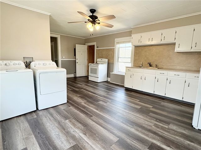 65 Summit Avenue, West Warwick, RI 02893