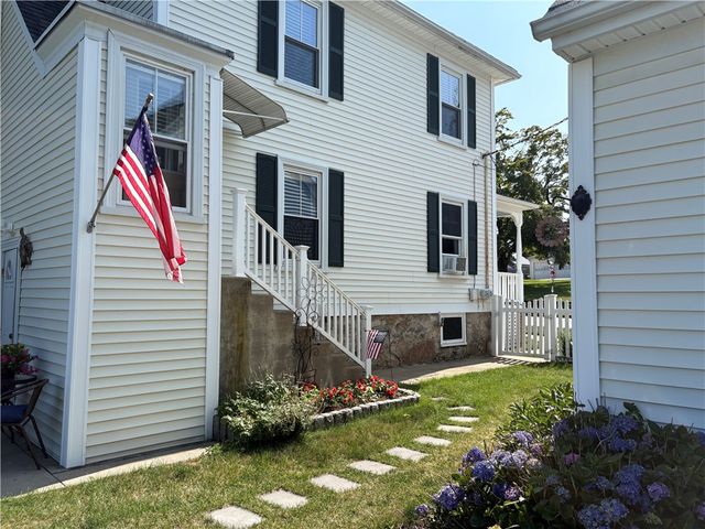 65 Summit Avenue, West Warwick, RI 02893