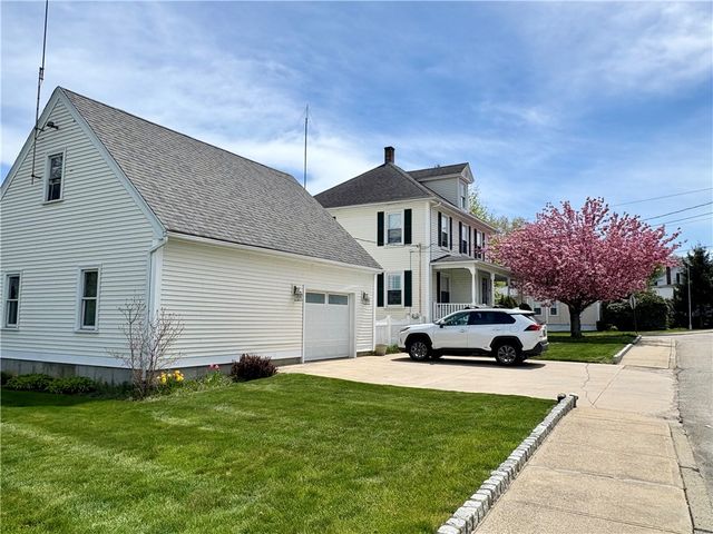 65 Summit Avenue, West Warwick, RI 02893