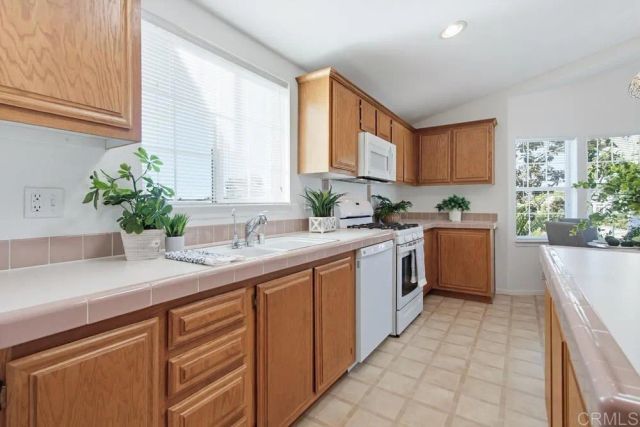 525 W El Norte Parkway 151, Escondido, CA 92026